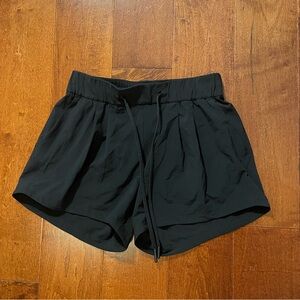 Lululemon Stroll at Sundown Mid Rise 3” Short